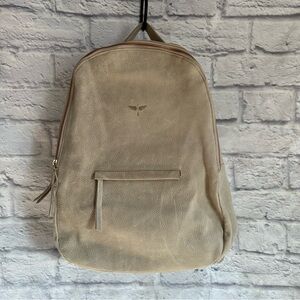 PREOWNED CLHEI MAUI HAWAII TAN LEATHER BACKPACK ZIPPER CLOSURE